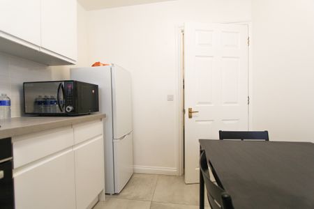 Meopham Road, Mitcham, Mitcham, CR4 - Photo 3