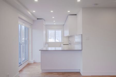 4555 Bonavista Avenue - Photo 3