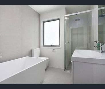 Walk to the Marina! - Photo 5