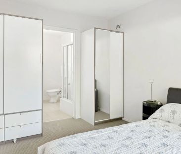 Fully Furnished Unit with Courtyard - Photo 2