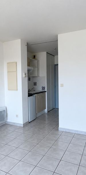 Location Appartement 1 pièce 21m² NARBONNE 11100 - Photo 1