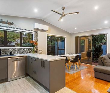 Charming Beach Haven Family Home - Photo 3