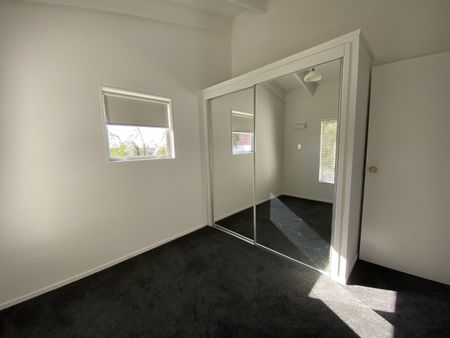 Property Management13a Girrahween Drive, Totara Vale - House for Rent - Photo 4