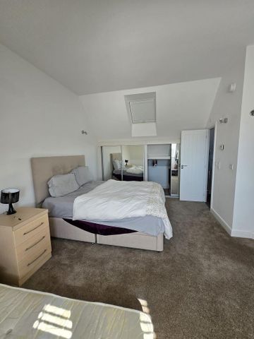 3 bedroom semi-detached house to rent - Photo 5