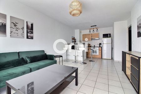 Appartement 3 pièces 58m2 MARSEILLE 10EME 1 090 euros - Photo 3