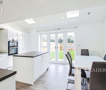 1 bedroom in a house share to rent - Photo 4