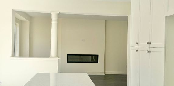 For Lease - 57 Donald Stewart Road, Brampton, Ontario - Photo 2