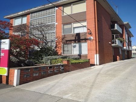 One bedroom apartment in perfect location - Photo 5