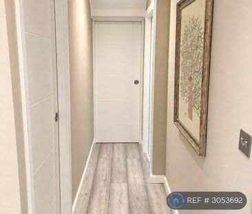 5 bedroom semi-detached house to rent - Photo 1