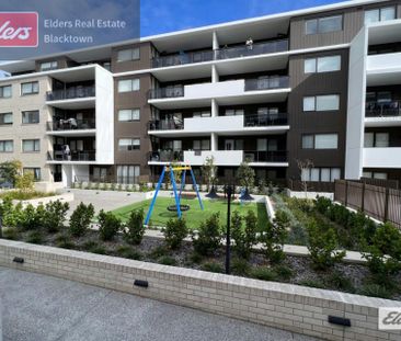 Modern, Bright & Spacious Apartment in Prime Location - Photo 2