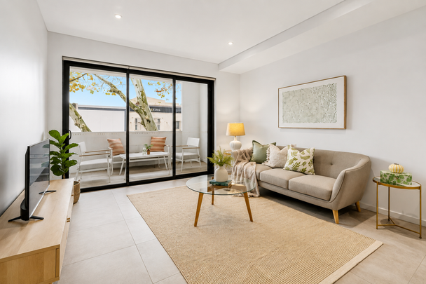 Contemporary Entertaining In Modern Boutique - Photo 1