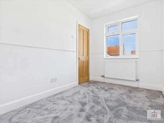Cowley Road, Felixstowe, IP11 - Photo 1