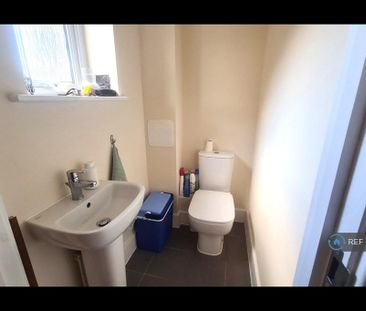 2 bedroom semi-detached house to rent - Photo 6