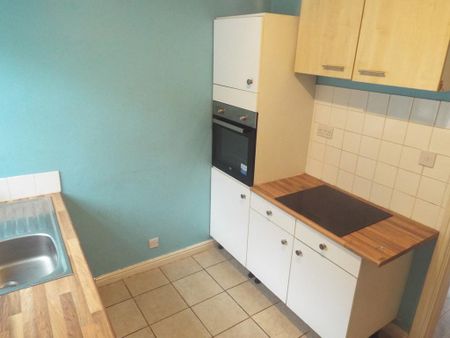 2 bedroom terraced house to rent - Photo 3