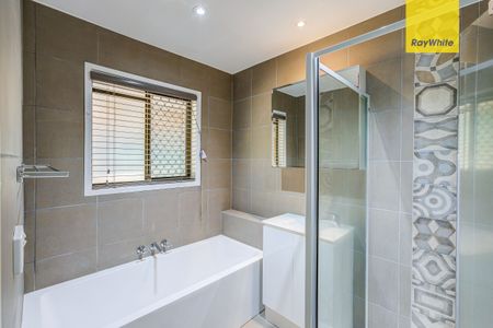 Renovated Air Conditioned Family Home with Solar - Photo 5