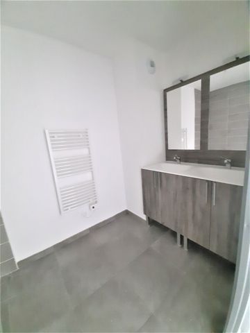 Location Appartement 3 pièces 63m² NIMES 30000 - Photo 5