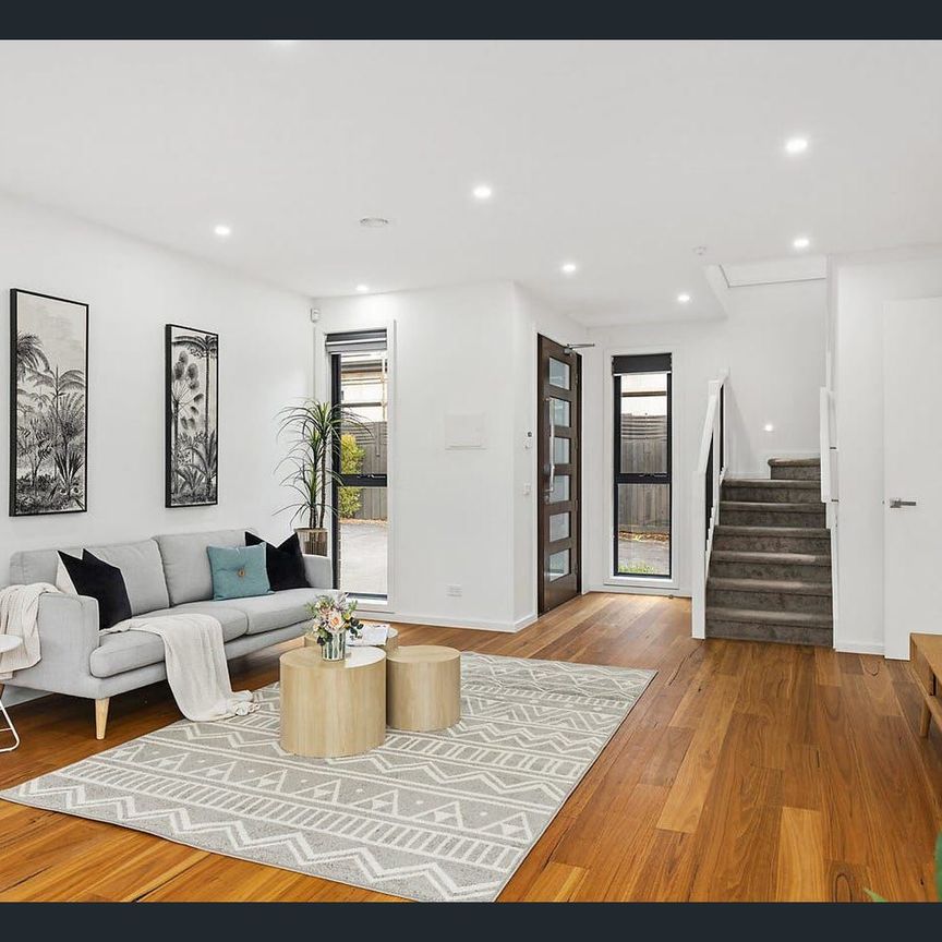 Charming 3-bedroom home in prime location - Photo 1