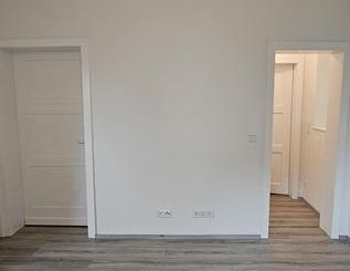 Umfangreich renoviert! 2-Zimmer-Wohnung mit modernem Bad! - Photo 1