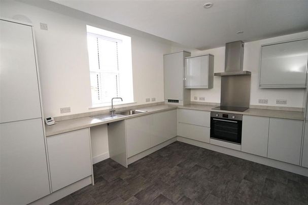 2 bedroom flat to rent - Photo 1