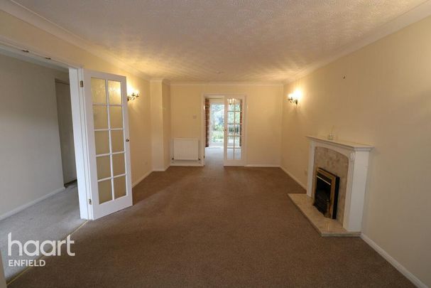 4 bedroom detached house to rent - Photo 1