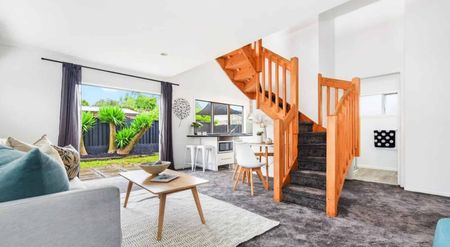 Modern Living on Naylor - Photo 3