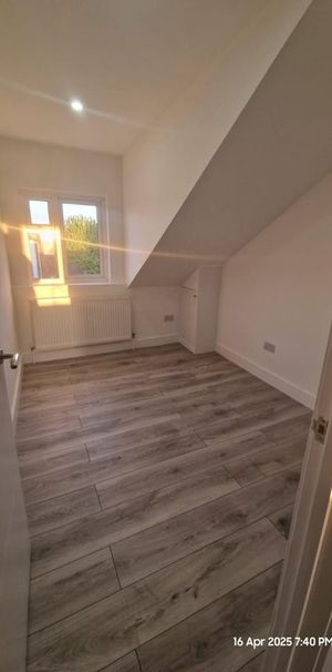 Studio Flat, Whitehorse Road, CR0 - Photo 1