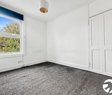 2 bedroom end of terrace house to rent - Photo 4