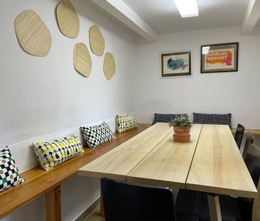 Carrer de Mallorca, Barcelona, Catalonia - Photo 2