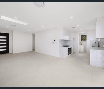 Ultra Modern Spacious Family Home - Photo 3