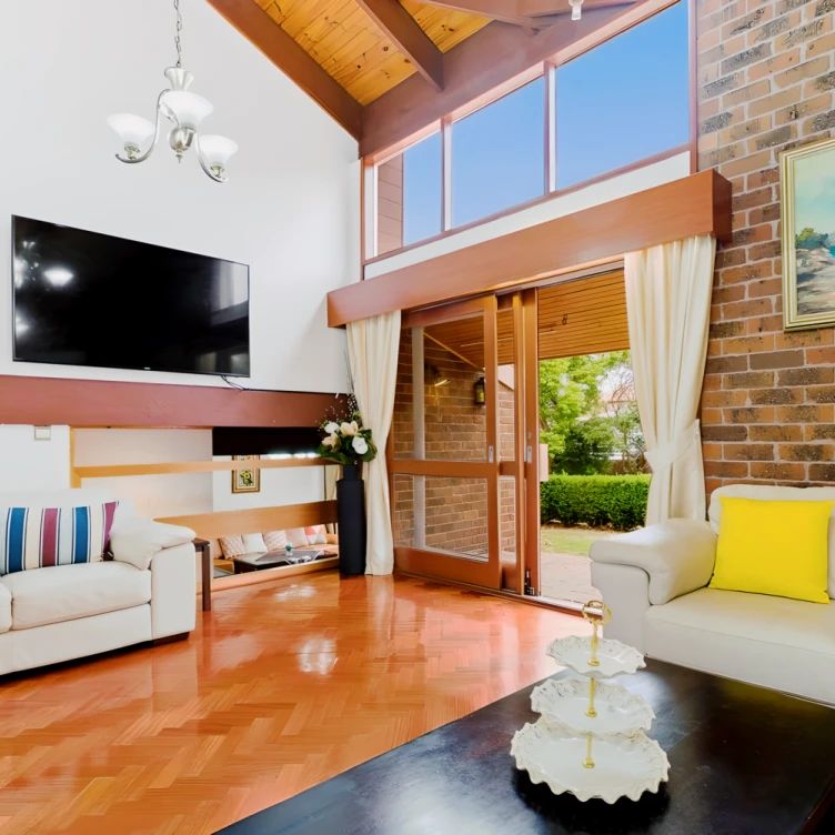 4 Bed, 2 Bath - Photo 1