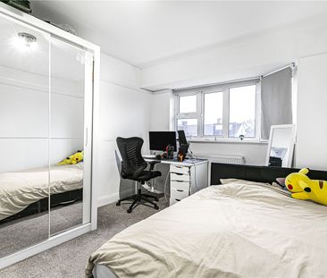 Lisbon Avenue, Twickenham, TW2 5HP - Photo 3