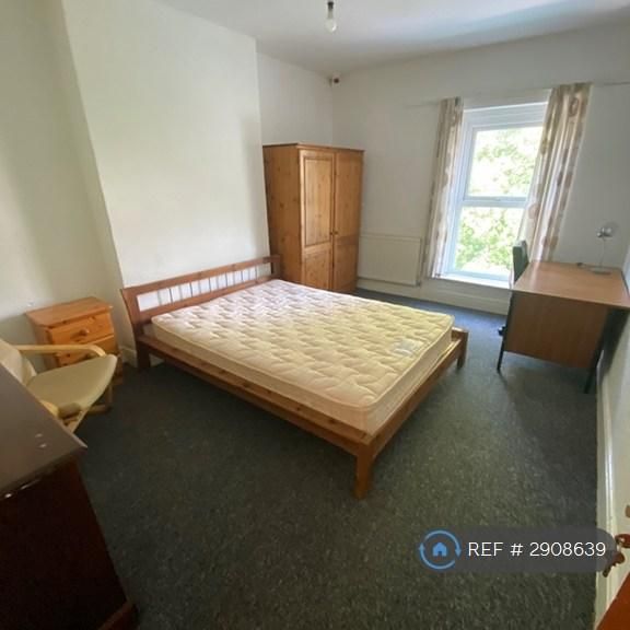 8 bedroom terraced house to rent - Photo 1