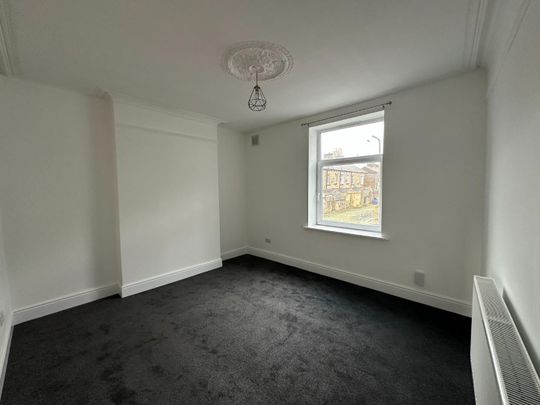 Oxford Street, Colne - Photo 1