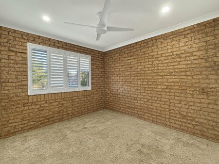 Private 2-Bedroom Unit with Balcony, Secure Parking & Exclusive Access in Banksia Beach - Photo 3