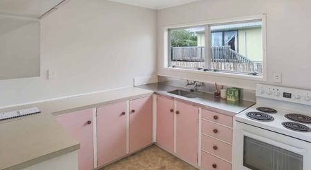 West Harbour - 3 Bedrooms House - Photo 4