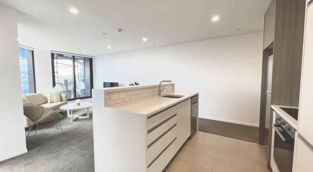 Modern Two-Bedroom with Harbour Views - Photo 1