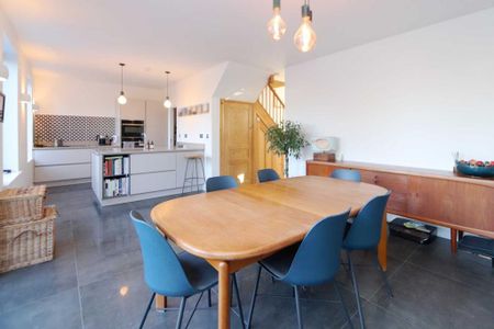 4 bedroom semi-detached house to rent - Photo 4