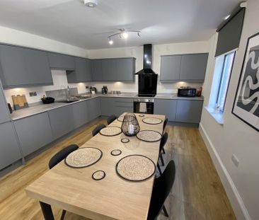 1 bedroom in a house share to rent - Photo 2