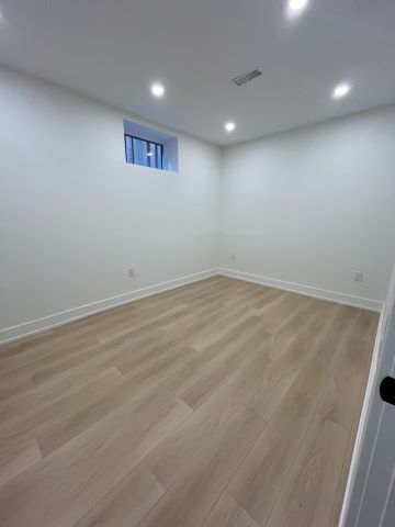 For Lease - 1039 Caven Street Unit# Bsmt, Mississauga, Ontario - Photo 3