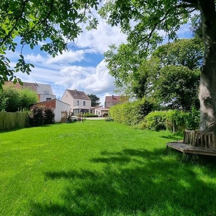 Prachtig huis met 4 SLK, op wandelafstand van Hallerbos - Photo 1