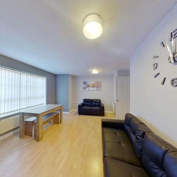 2 bedroom ground floor flat to rent - Photo 1