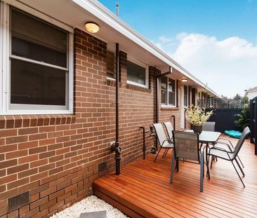 Location, Location! - Photo 4