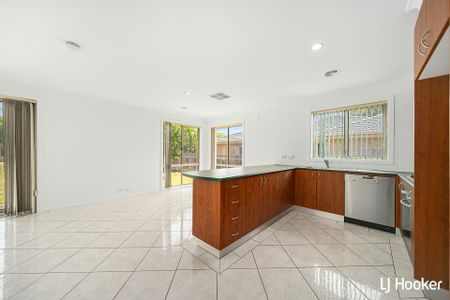 55 Lance Hill Avenue, Dunlop ACT, Belconnen - Photo 4