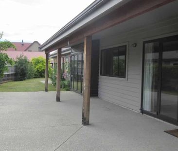 Appealing on Ash - Photo 3