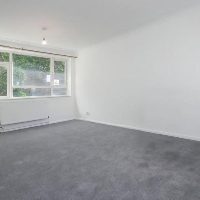2 bedroom ground floor flat to rent - Photo 1