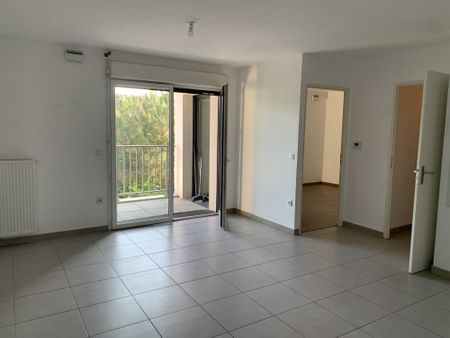 Location Appartement 2 pièces 43m² BORDEAUX 33800 - Photo 2
