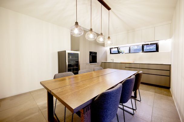 Stunning duplex flat with private garden - Photo 1