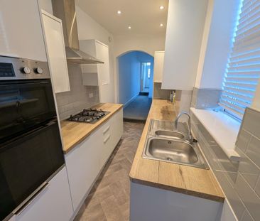 3 bedroom terraced house to rent - Photo 5