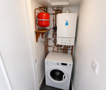 3 bedroom flat to rent - Photo 6