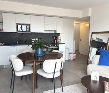 Location Appartement 3 pièces 59m² CORBAS 69960 - Photo 2